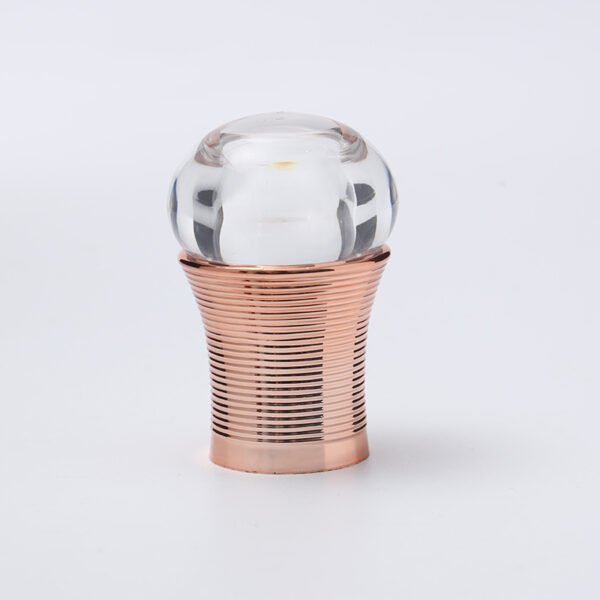 Glass bottle cap for the skin care lotion and emulsion